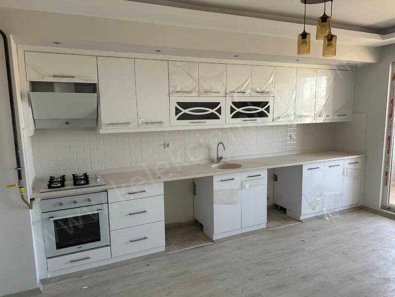 PERŞEMBE PAZARI YANINDA LÜKS 3+1 DAİRE
