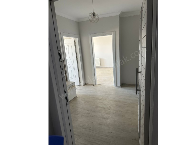 PERŞEMBE PAZARI YANINDA LÜKS 3+1 DAİRE