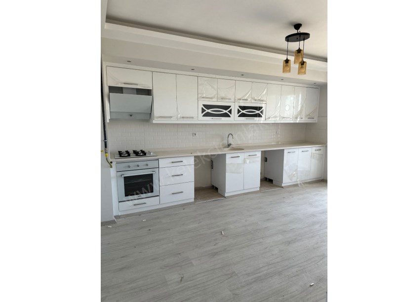 PERŞEMBE PAZARI YANINDA LÜKS 3+1 DAİRE