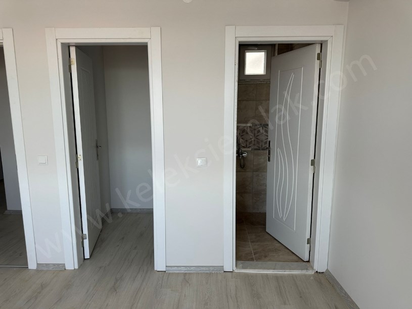 PERŞEMBE PAZARI YANINDA LÜKS 3+1 DAİRE