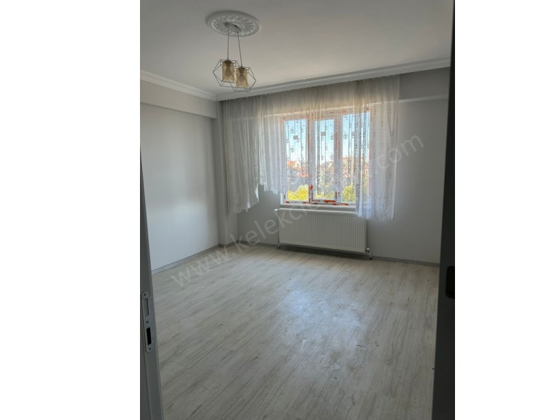 PERŞEMBE PAZARI YANINDA LÜKS 3+1 DAİRE