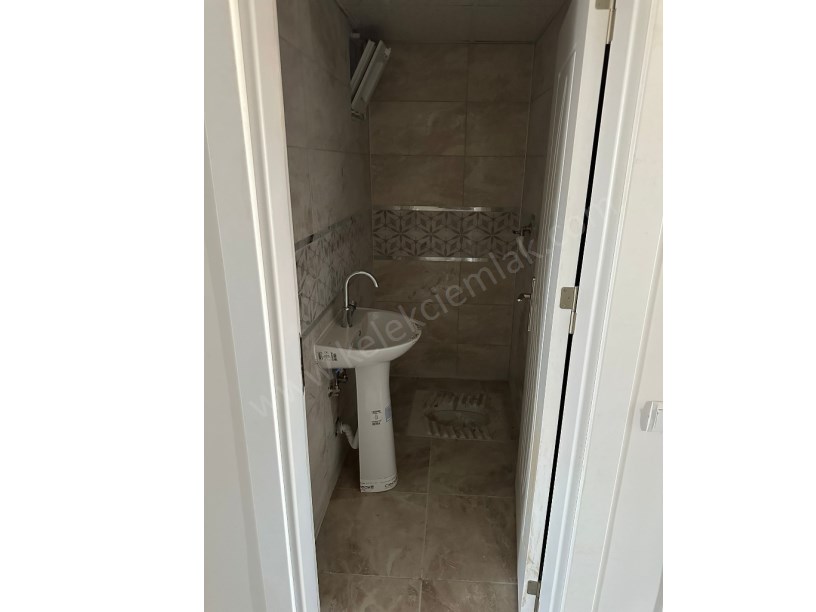 PERŞEMBE PAZARI YANINDA LÜKS 3+1 DAİRE