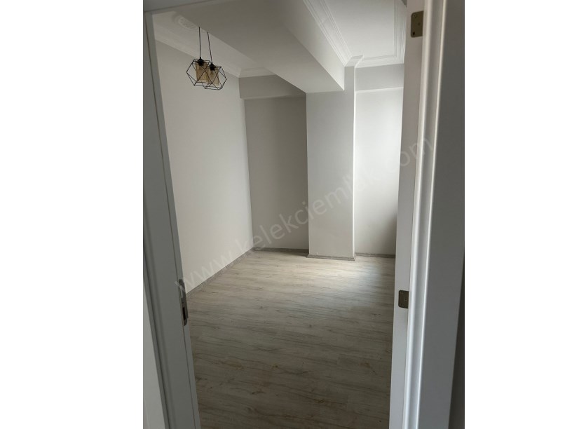 PERŞEMBE PAZARI YANINDA LÜKS 3+1 DAİRE