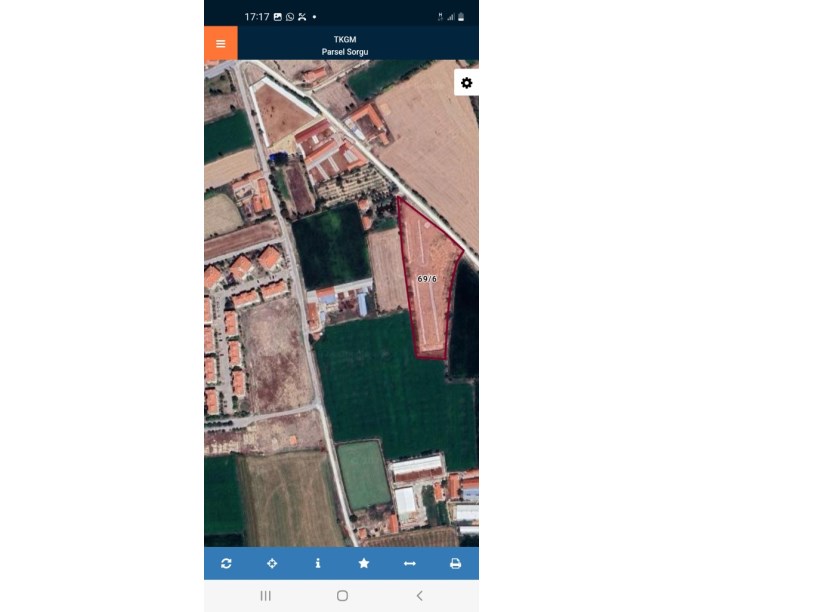 TOKİ ARKASINDA  YOLA CEPHELİ TARLA 