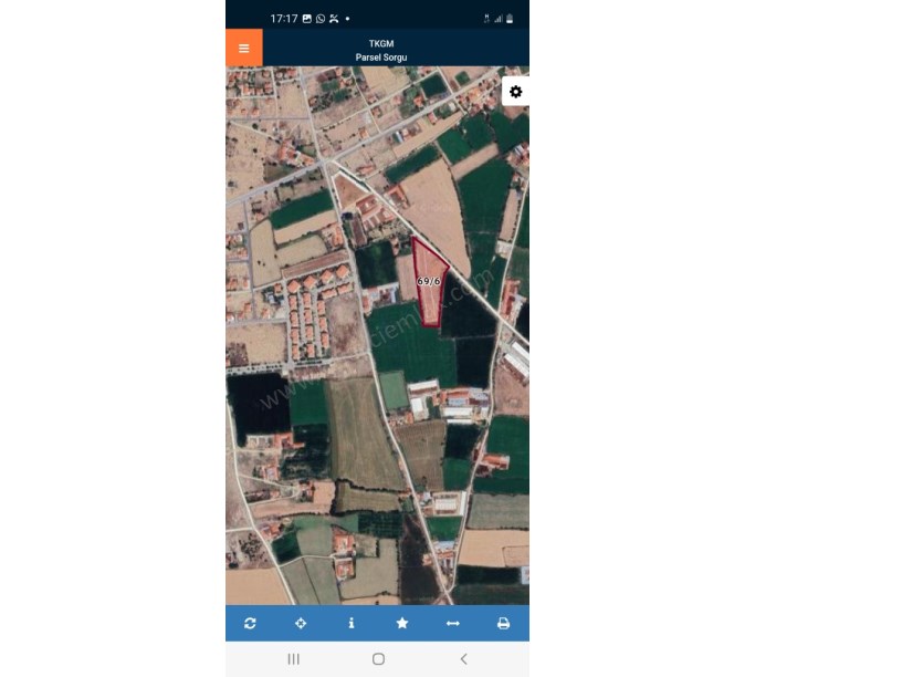 TOKİ ARKASINDA  YOLA CEPHELİ TARLA 