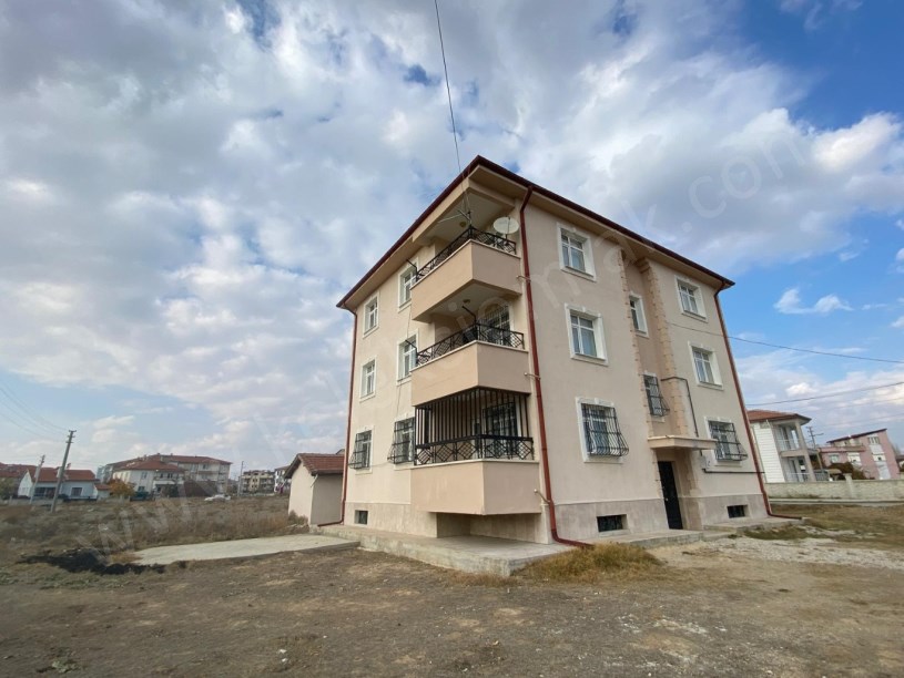 SELÇUKLU MAHALLESİNDE  EŞYALI 3+1 DAİRE