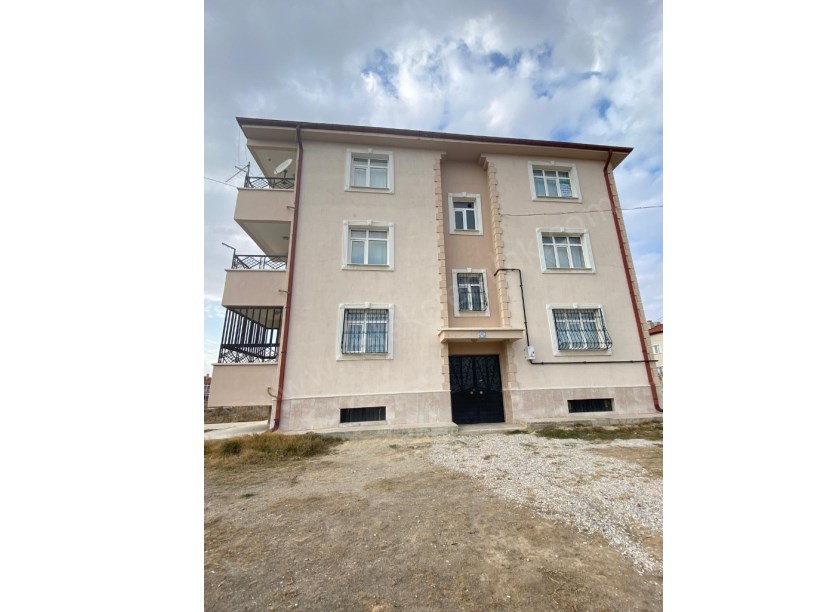 SELÇUKLU MAHALLESİNDE  EŞYALI 3+1 DAİRE