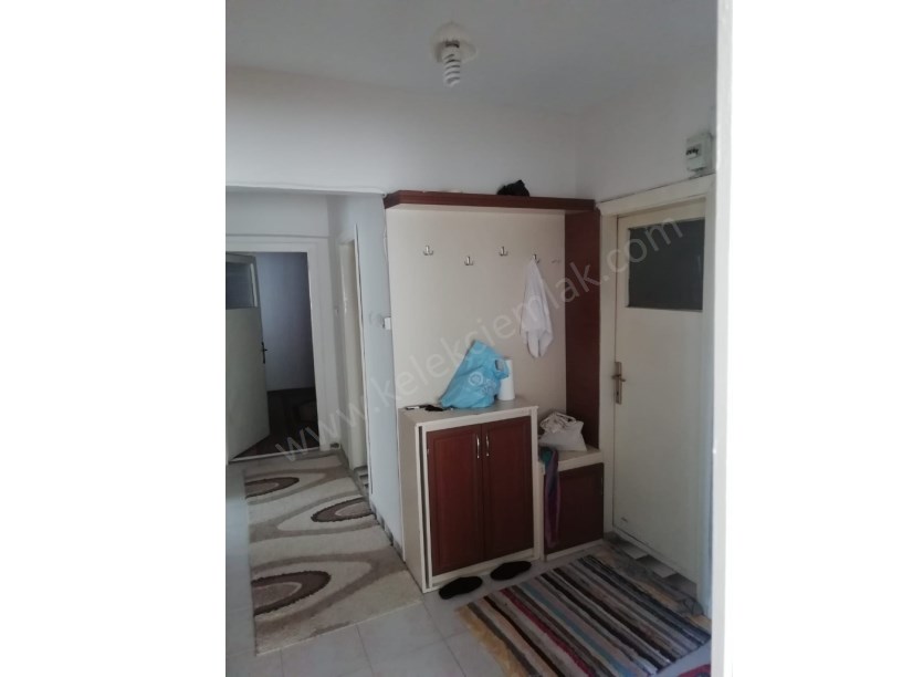BADEMLİ MAHALLESİ ORHANİYE SOKAKTA SATILIK EŞYALI 2+1