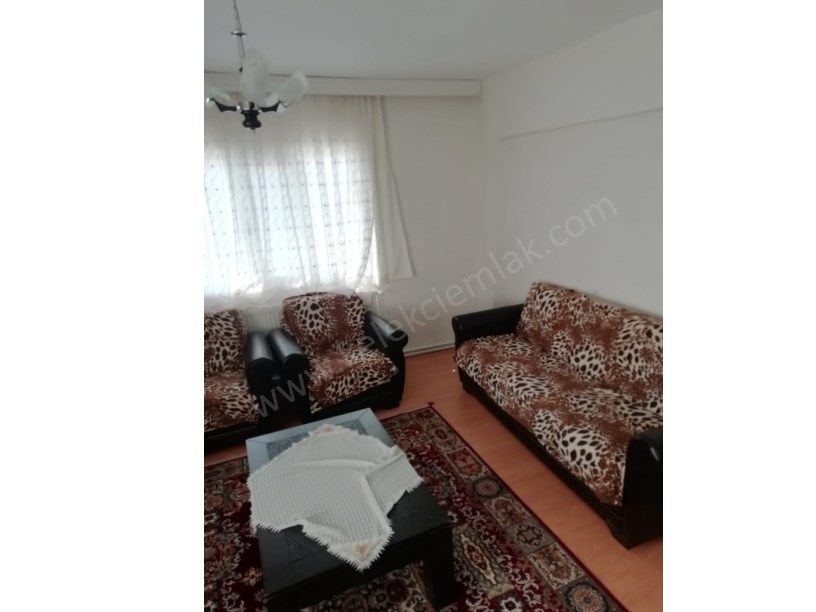 BADEMLİ MAHALLESİ ORHANİYE SOKAKTA SATILIK EŞYALI 2+1