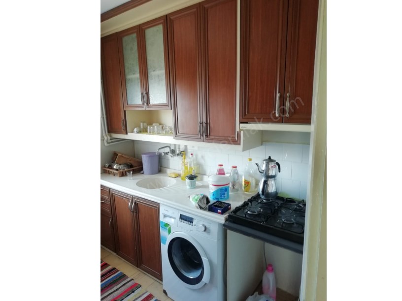 BADEMLİ MAHALLESİ ORHANİYE SOKAKTA SATILIK EŞYALI 2+1
