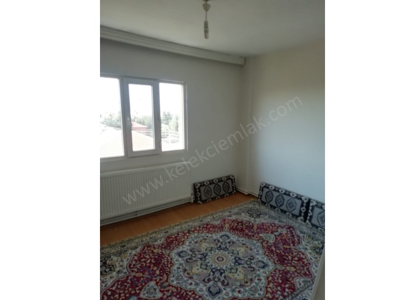 BADEMLİ MAHALLESİ ORHANİYE SOKAKTA SATILIK EŞYALI 2+1