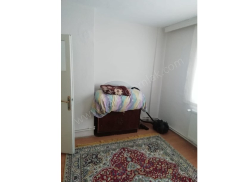 BADEMLİ MAHALLESİ ORHANİYE SOKAKTA SATILIK EŞYALI 2+1