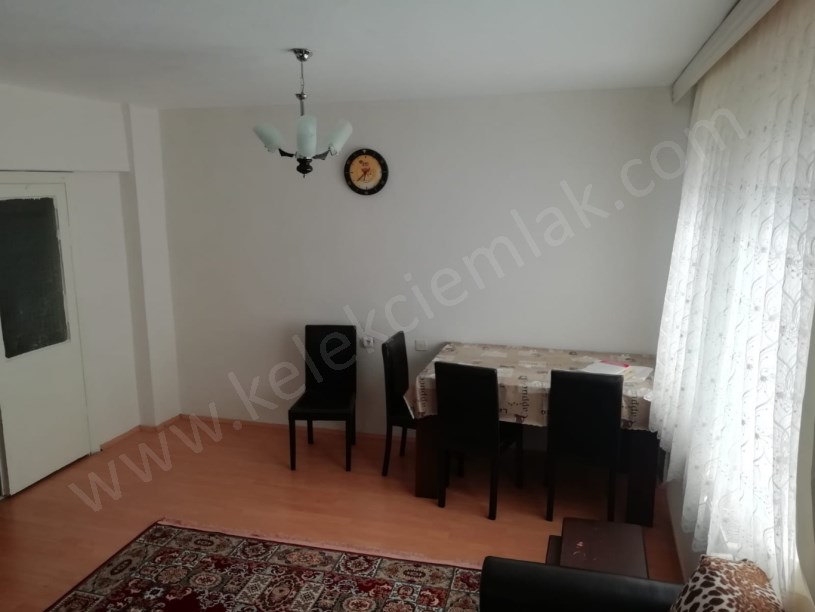 BADEMLİ MAHALLESİ ORHANİYE SOKAKTA SATILIK EŞYALI 2+1