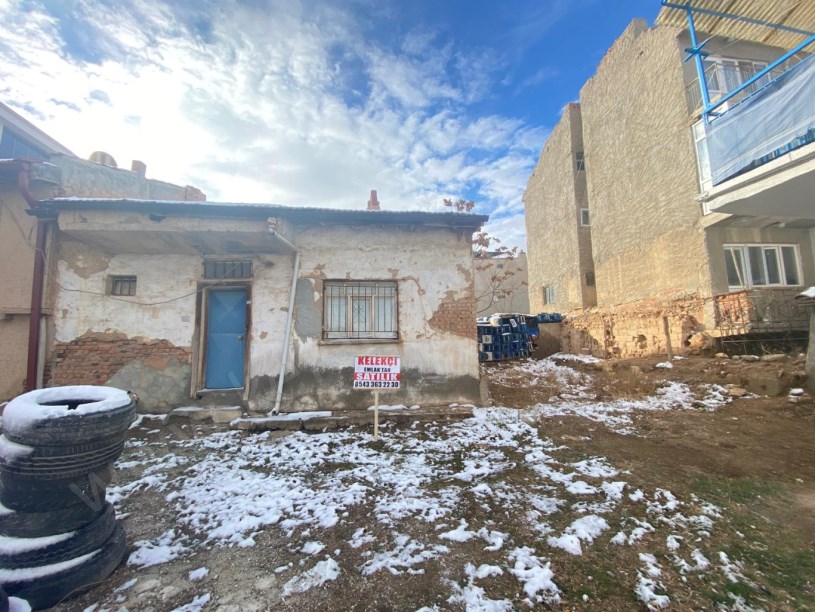 HASTANE MAHALLESİNDE ARSA