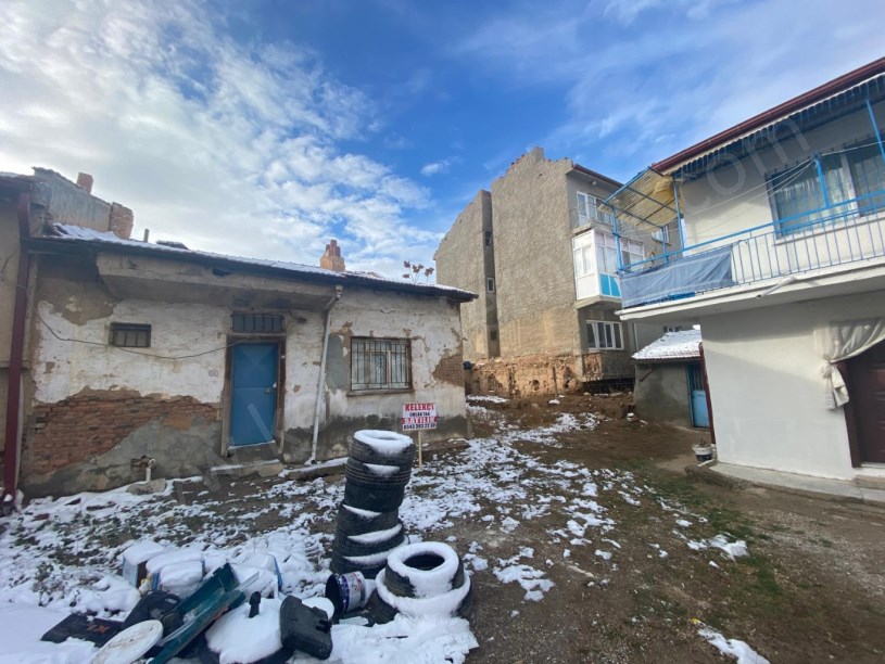 HASTANE MAHALLESİNDE ARSA