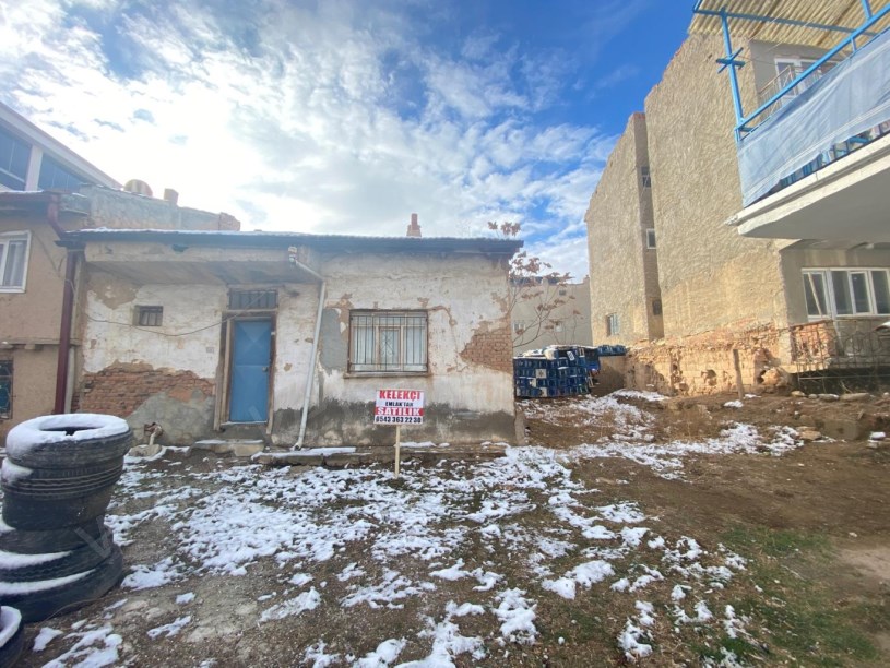 HASTANE MAHALLESİNDE ARSA