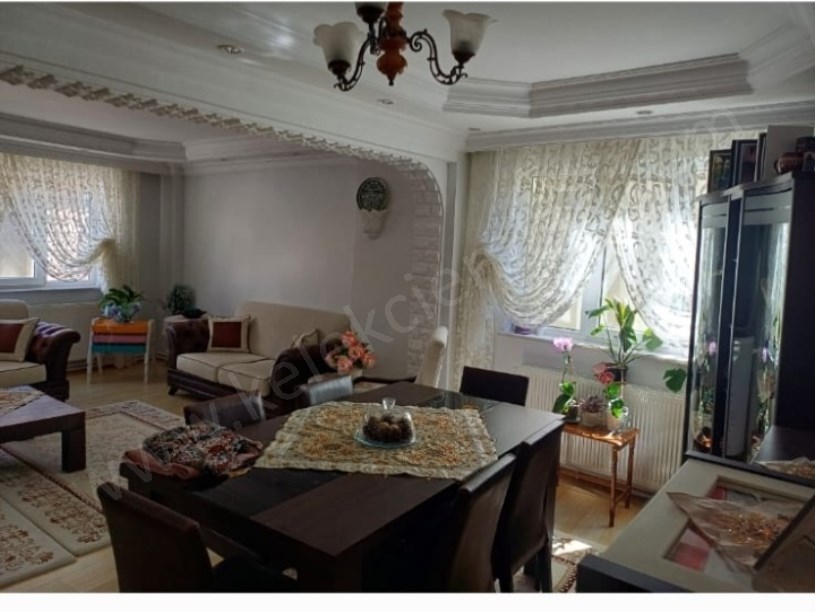 ÇARŞI MERKEZDE DÜKKAN+ 3 KAT MESKEN