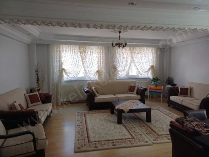 ÇARŞI MERKEZDE DÜKKAN+ 3 KAT MESKEN