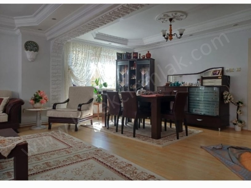 ÇARŞI MERKEZDE DÜKKAN+ 3 KAT MESKEN