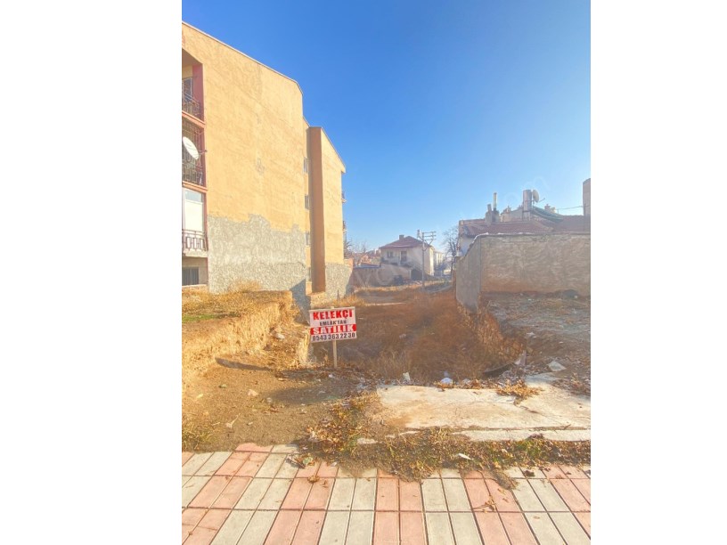 ŞEHİTLER(EMİRDAĞ)CADDESİNDE 4 KAT İMARLI ARSA