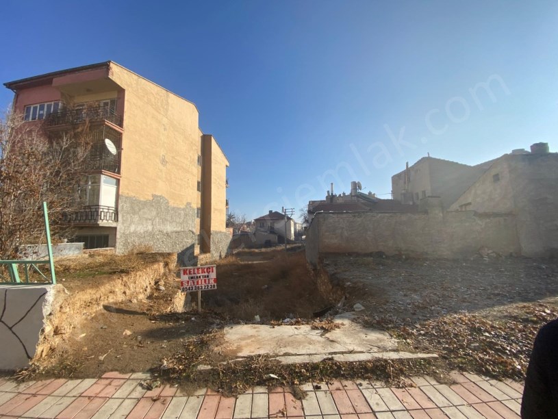 ŞEHİTLER(EMİRDAĞ)CADDESİNDE 4 KAT İMARLI ARSA