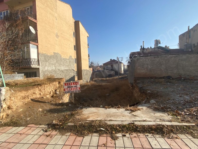 ŞEHİTLER(EMİRDAĞ)CADDESİNDE 4 KAT İMARLI ARSA