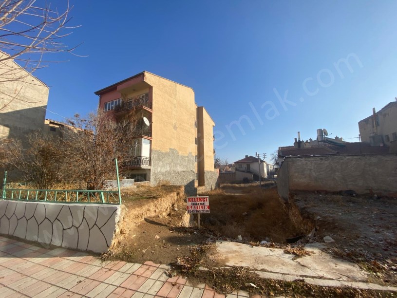 ŞEHİTLER(EMİRDAĞ)CADDESİNDE 4 KAT İMARLI ARSA