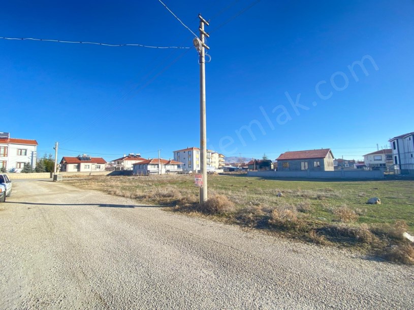 KONAK MAHALLESİNDE ARSA
