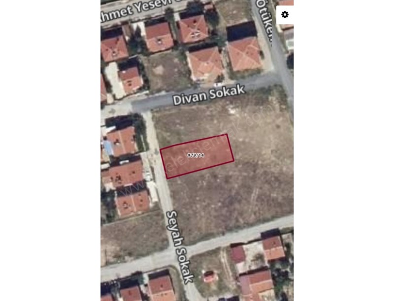 KONAK MAHALLESİNDE ARSA