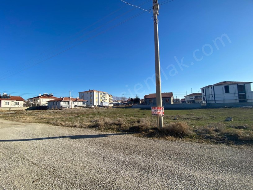 KONAK MAHALLESİNDE ARSA