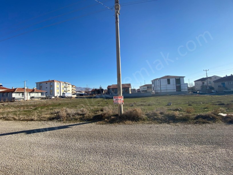 KONAK MAHALLESİNDE ARSA