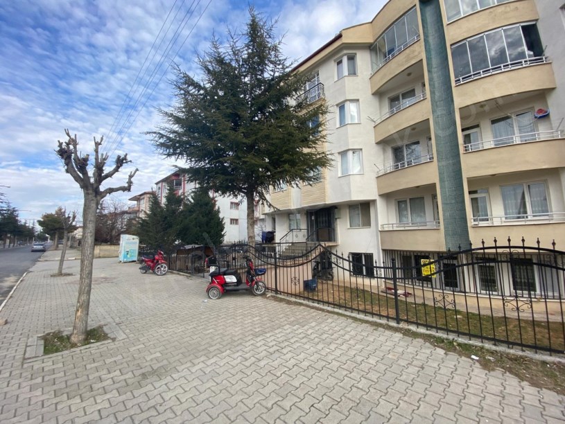 KIRKGÖZ MAHALLESİ İSTASYON CADDESİNDE KİRALIK 3+1
