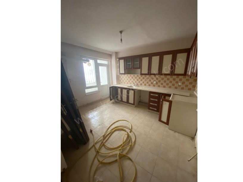 KIRKGÖZ MAHALLESİ İSTASYON CADDESİNDE KİRALIK 3+1