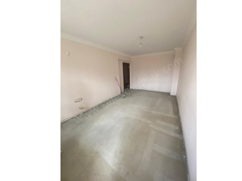 KIRKGÖZ MAHALLESİ İSTASYON CADDESİNDE KİRALIK 3+1