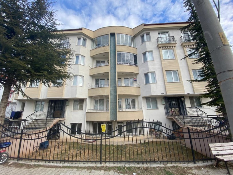 KIRKGÖZ MAHALLESİ İSTASYON CADDESİNDE KİRALIK 3+1