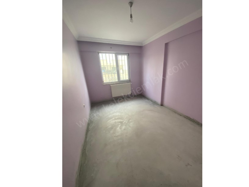 KIRKGÖZ MAHALLESİ İSTASYON CADDESİNDE KİRALIK 3+1