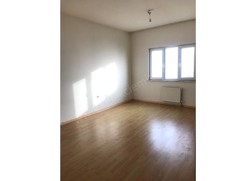 TOKİ F5 B BLOKTA ARA KATTA KİRALIK 2+1