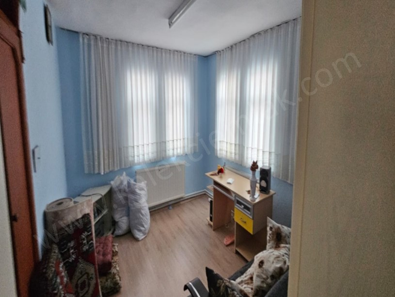BADEMLİ MAHALLESİNDE MÜSTAKİL BİNA
