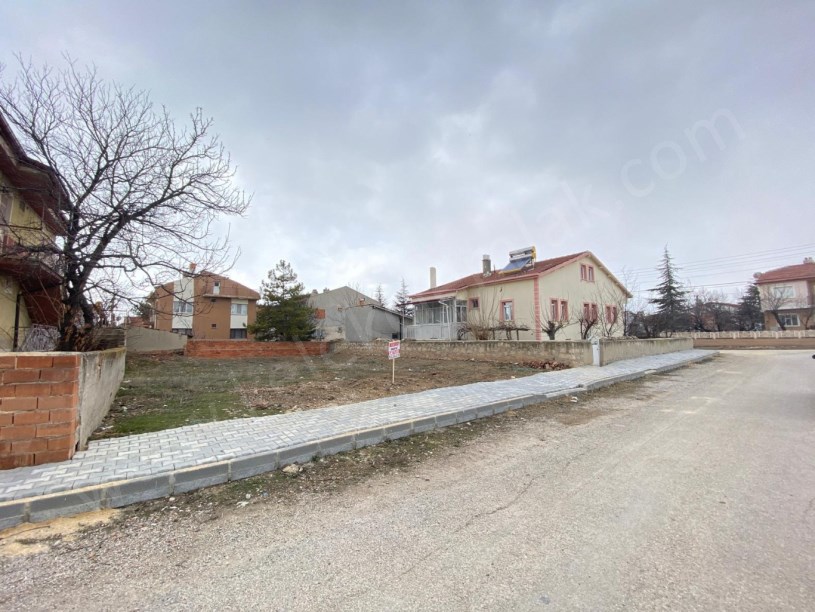 BAĞLARÜSTÜ MAHALLESİNDE DOĞU CEPHELİ ARSA