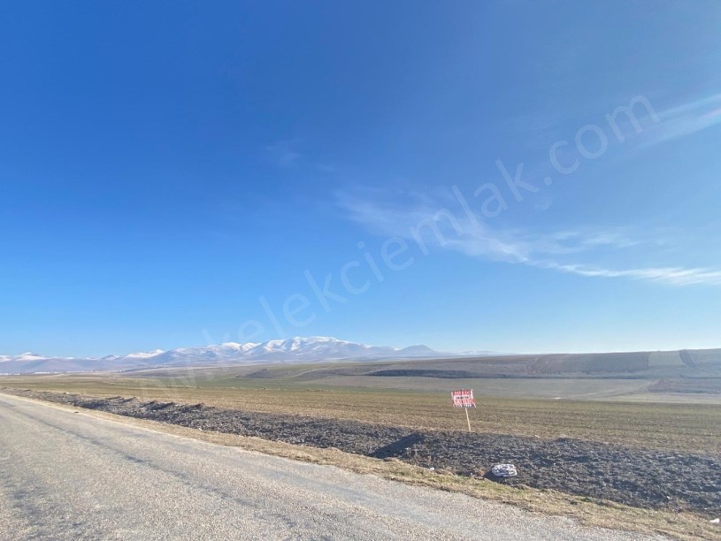 KARAYOKUŞ YOLUNDA IPART PROJESİ HAZIR TARLA