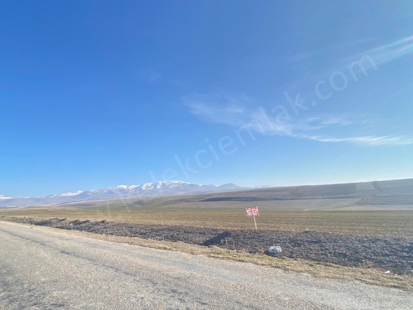 KARAYOKUŞ YOLUNDA IPART PROJESİ HAZIR TARLA