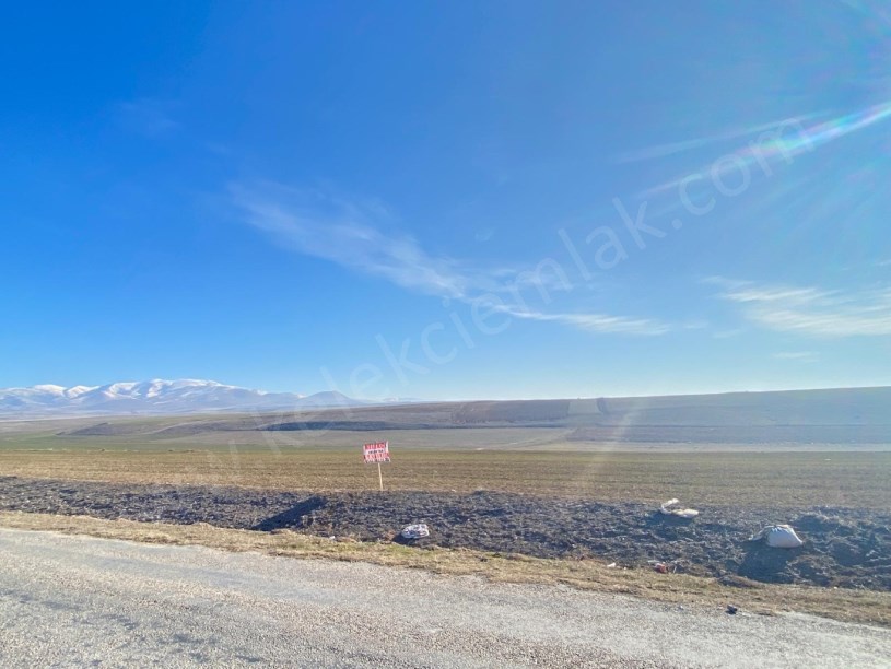 KARAYOKUŞ YOLUNDA IPART PROJESİ HAZIR TARLA