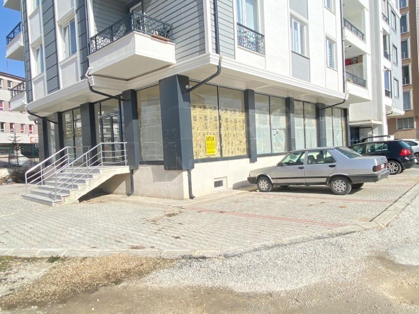 YENİCE MAHALLESİ HACI ARİF BEY SOKAKTA BÜYÜK İŞYERİ