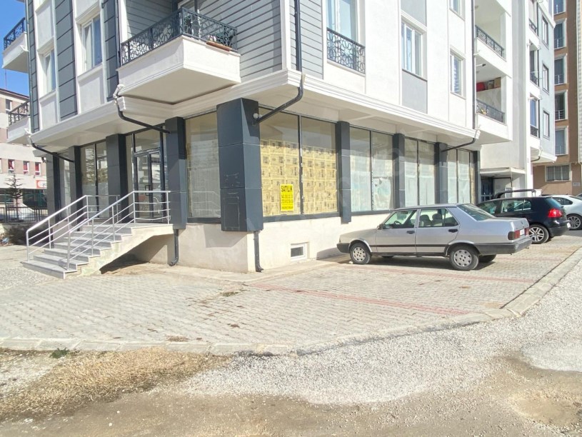 YENİCE MAHALLESİ HACI ARİF BEY SOKAKTA BÜYÜK İŞYERİ