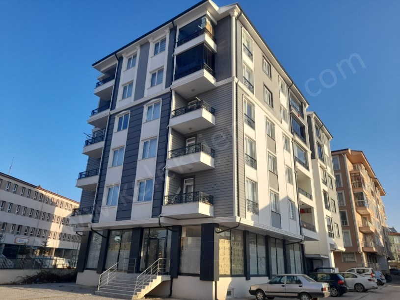 YENİCE MAHALLESİ HACI ARİF BEY SOKAKTA BÜYÜK İŞYERİ
