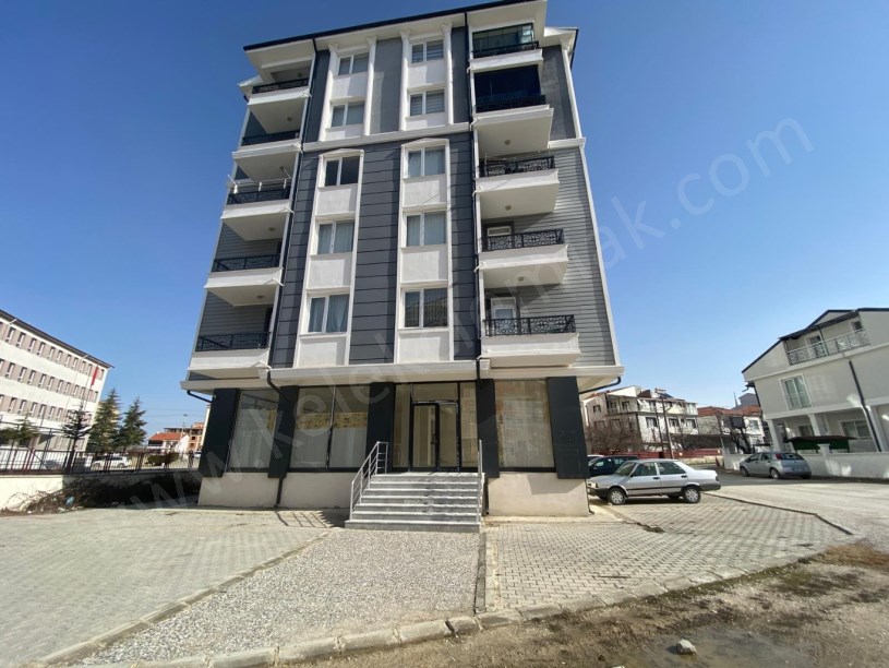 YENİCE MAHALLESİ HACI ARİF BEY SOKAKTA BÜYÜK İŞYERİ