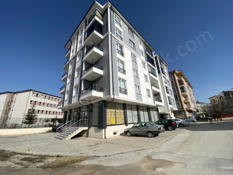 YENİCE MAHALLESİ HACI ARİF BEY SOKAKTA BÜYÜK İŞYERİ