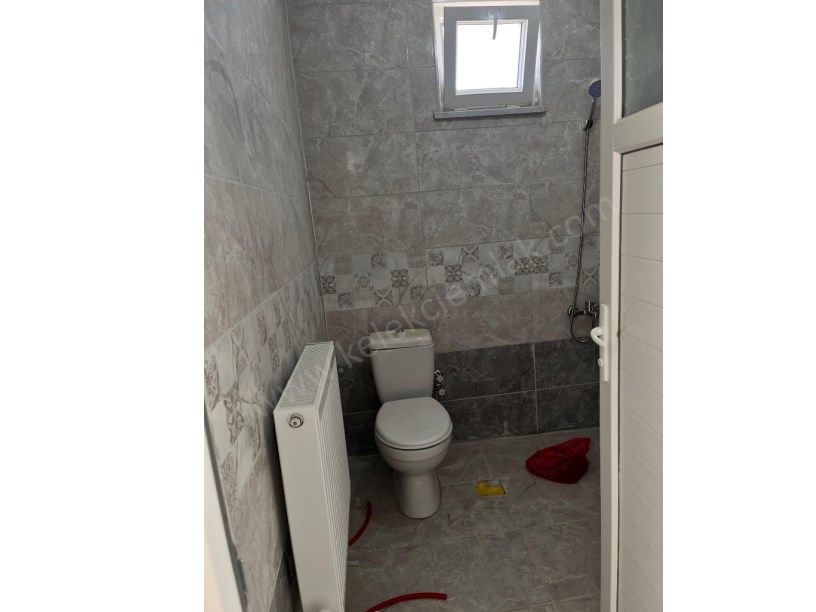KALE MAHALLESİ BABAKÜSTÜ SOKAKTA MÜSTAKİL BİNA