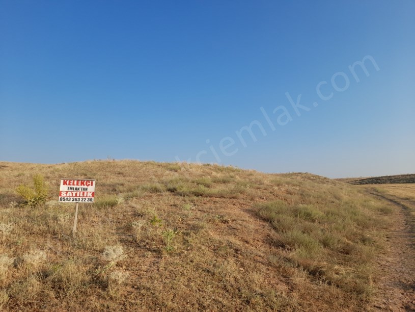 KALE MAHALLESİNDE  BESİHANE YAPMAYA UYGUN TARLA
