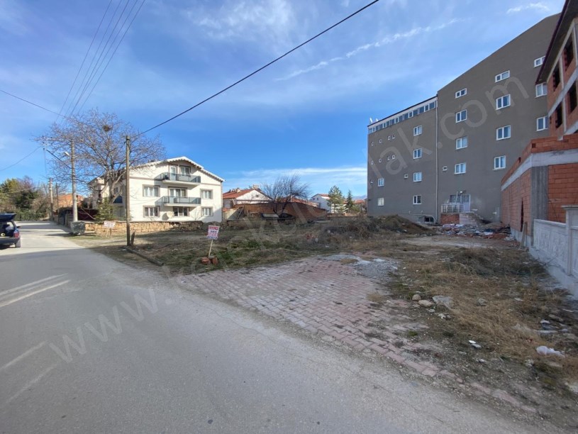 İHSANİYE MAHALLESİNDE ARSA